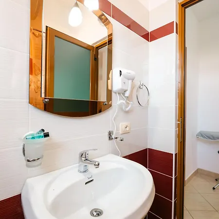 Eral & Penthouse Sarande
